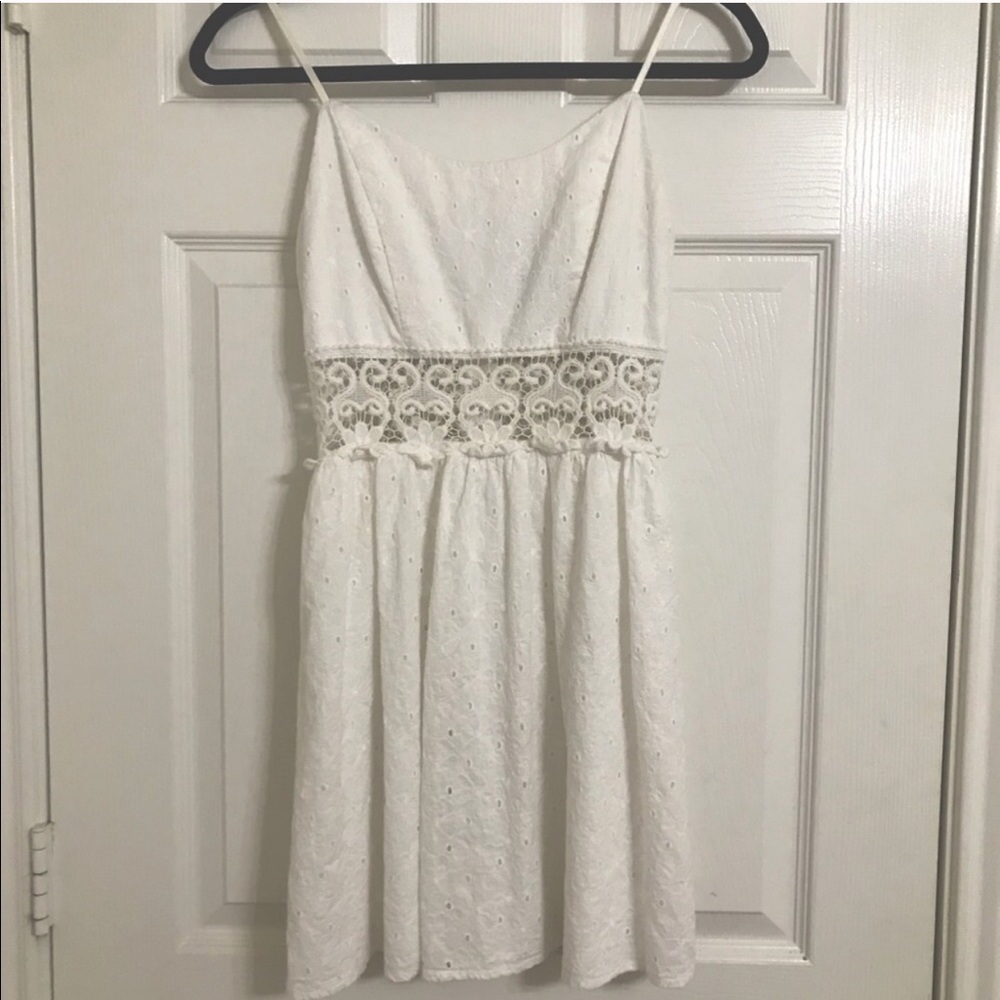 White dress with little details